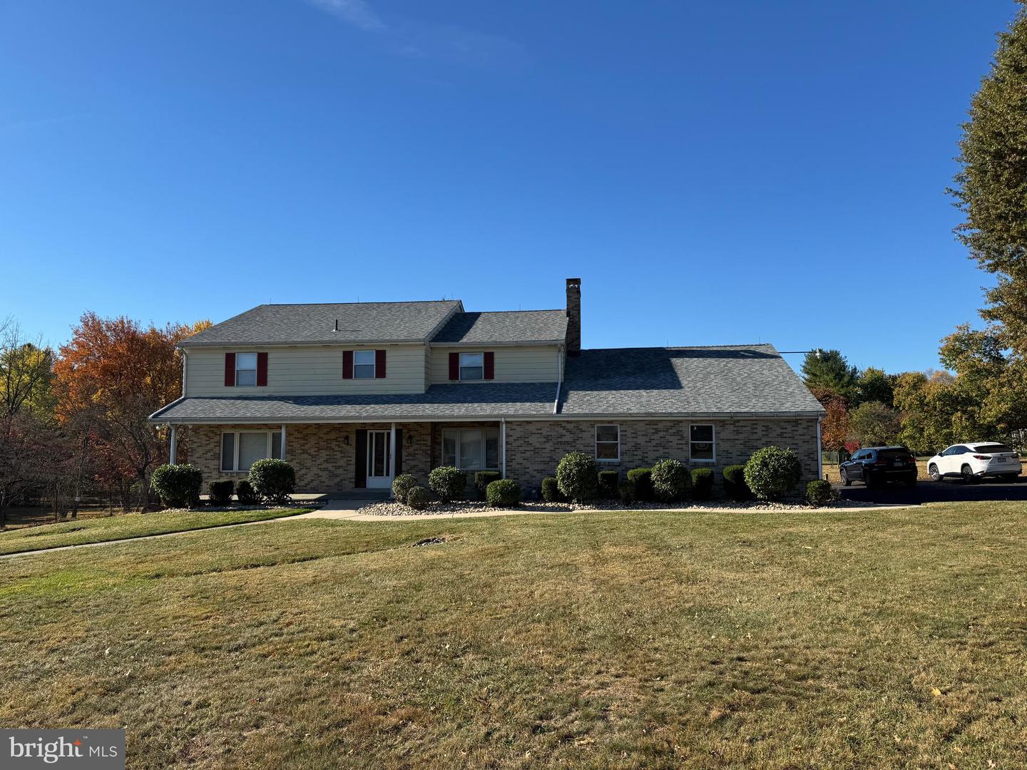 1305 Hawthorne Ln — photo