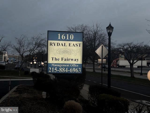 1610 The Fairway #109W — photo