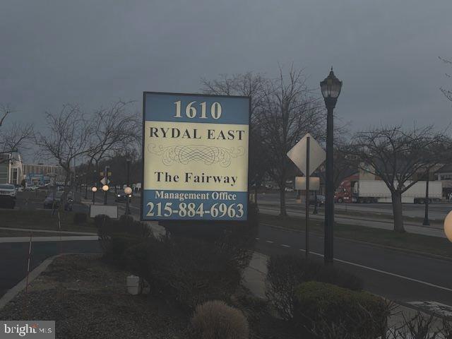 1610 The Fairway #106W — photo
