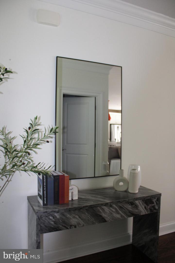 219 E Montgomery Ave #6 — photo