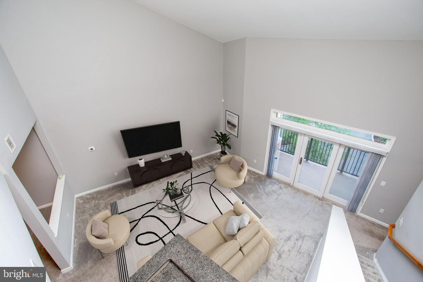 525 Carson Ter — photo