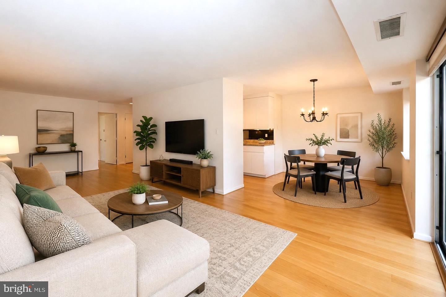 1637 Oakwood Dr #S-122 — photo
