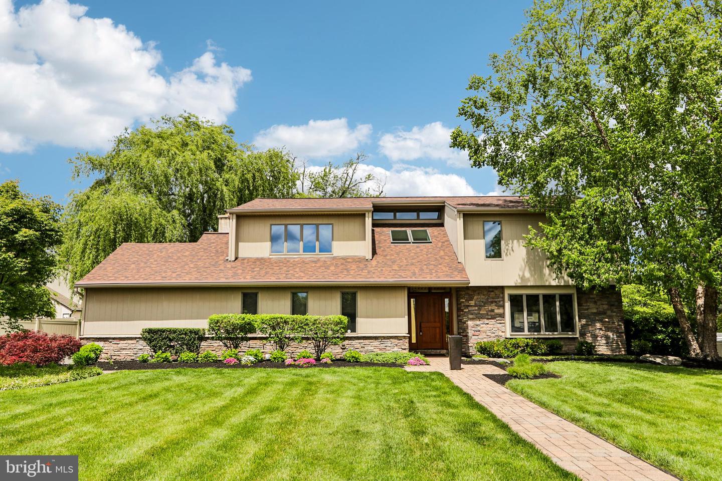 93 Kent Road, Huntingdon Valley, PA 19006