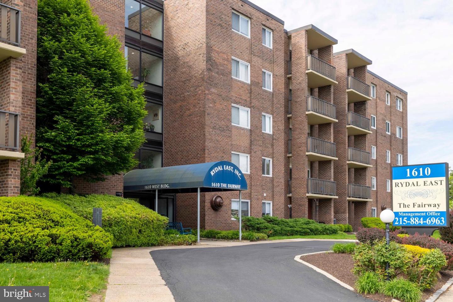 1610 The Fairway #510W — photo
