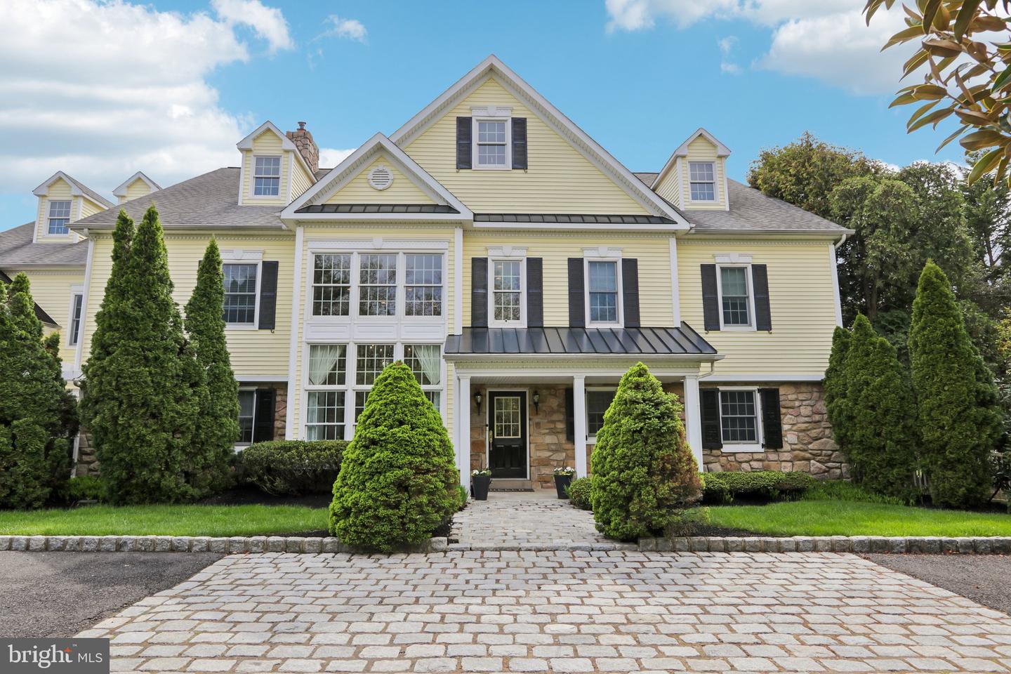 209 E Welsh Rd — photo