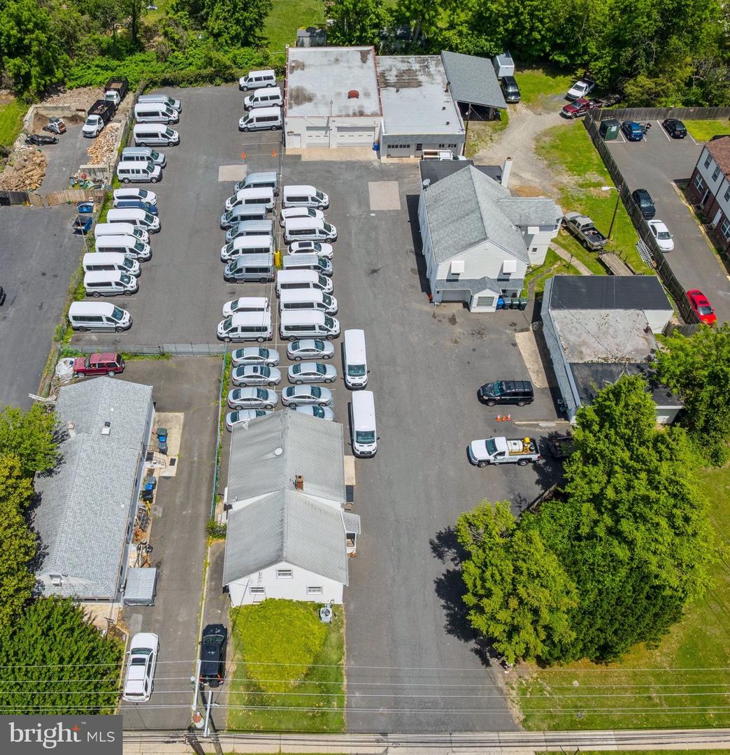 2427 Susquehanna Rd — photo