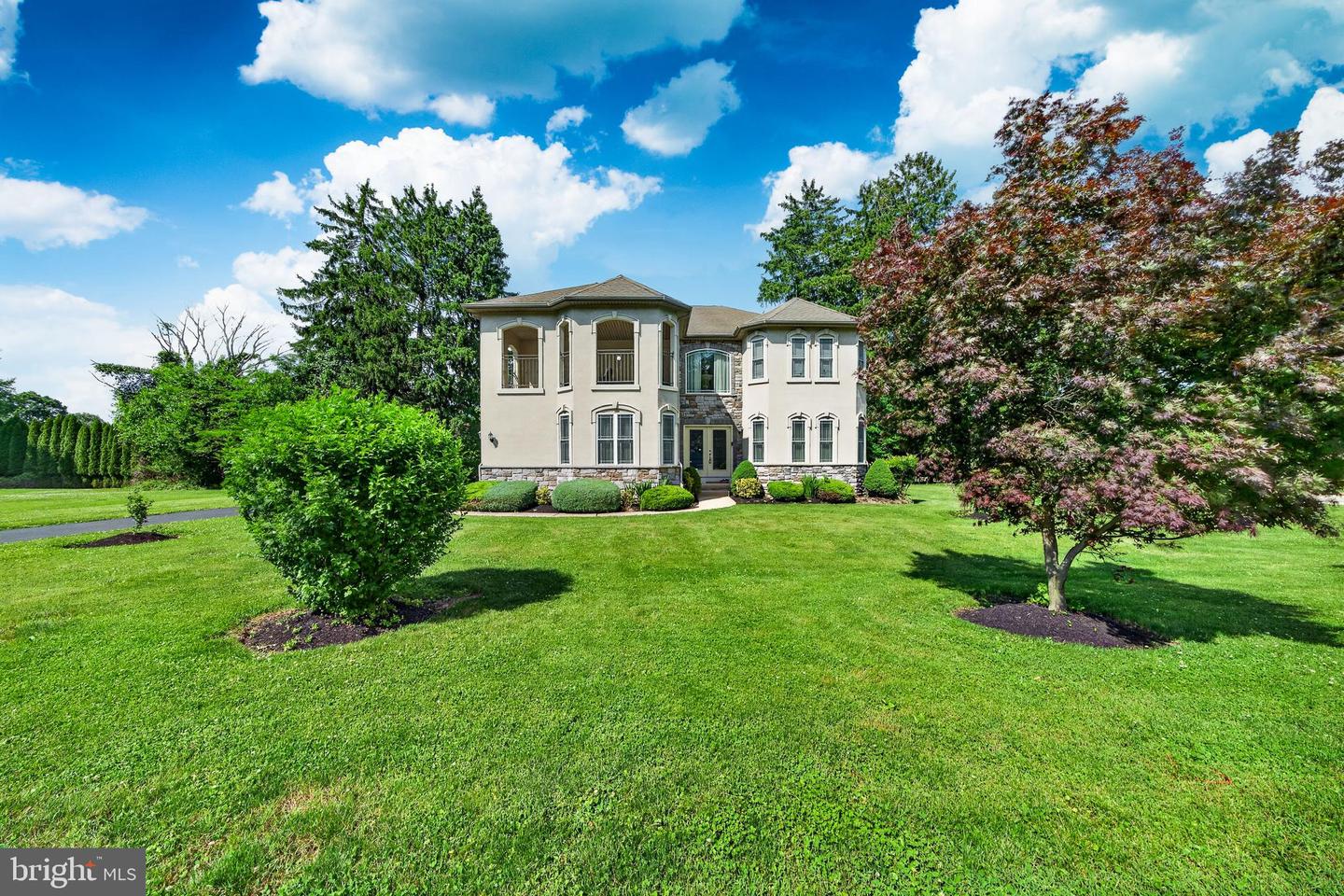 261 Pheasant Dr — photo