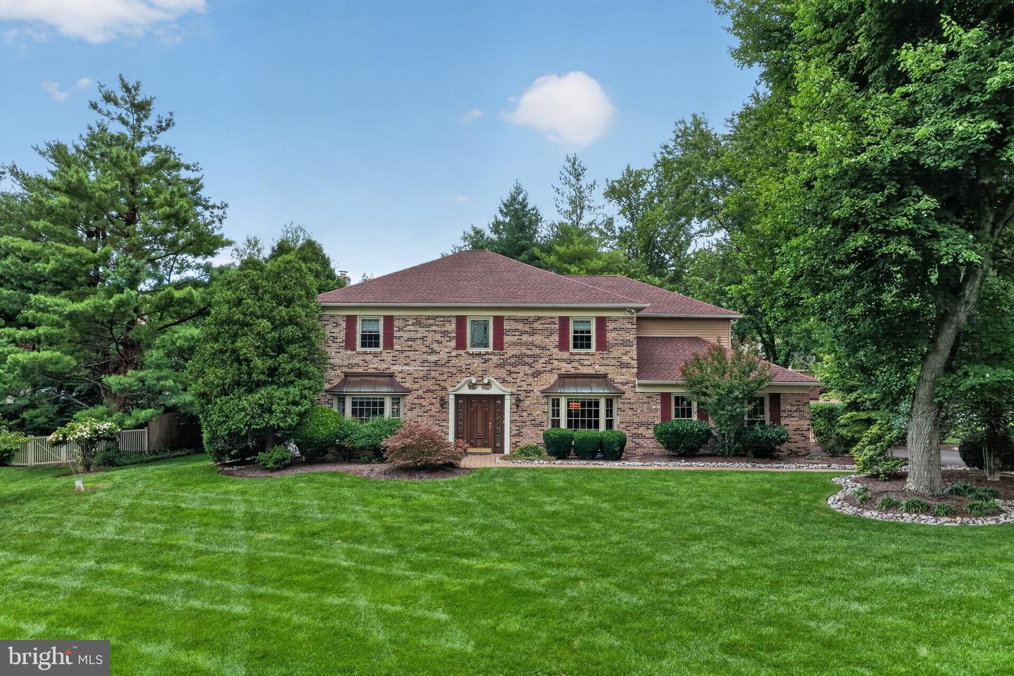 721 Buckley Rd — photo
