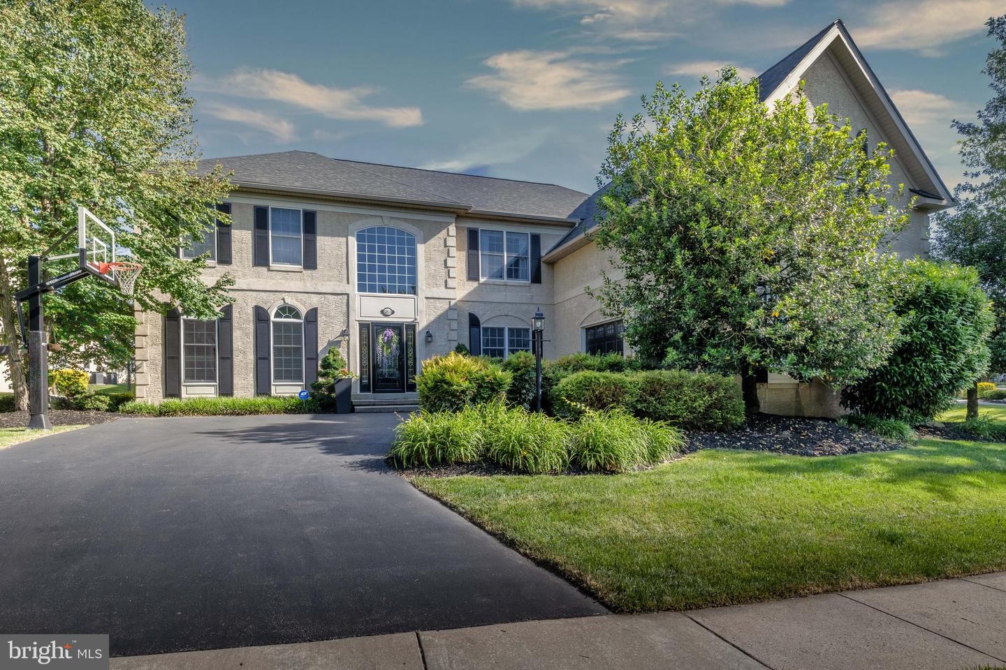 263 Rivercrest Dr — photo
