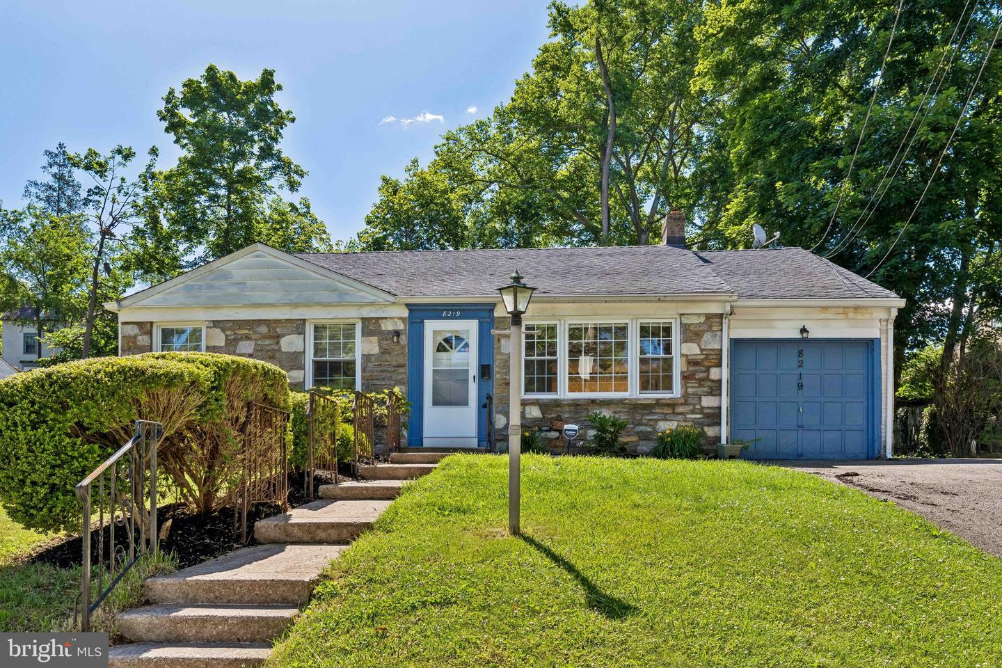 8219 Brookside Road, Elkins Park, PA 19027