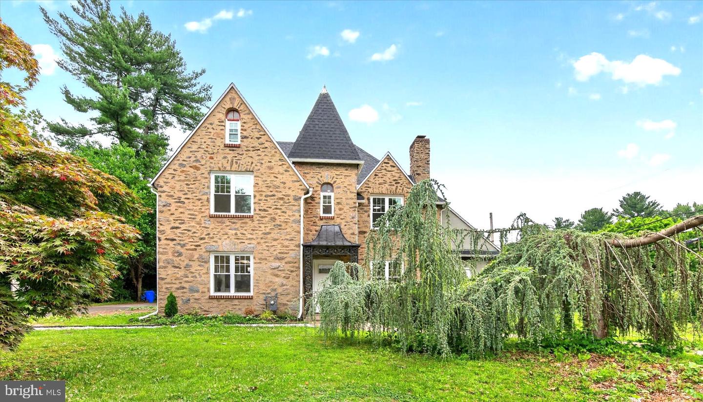 401 Carlton Ave — photo