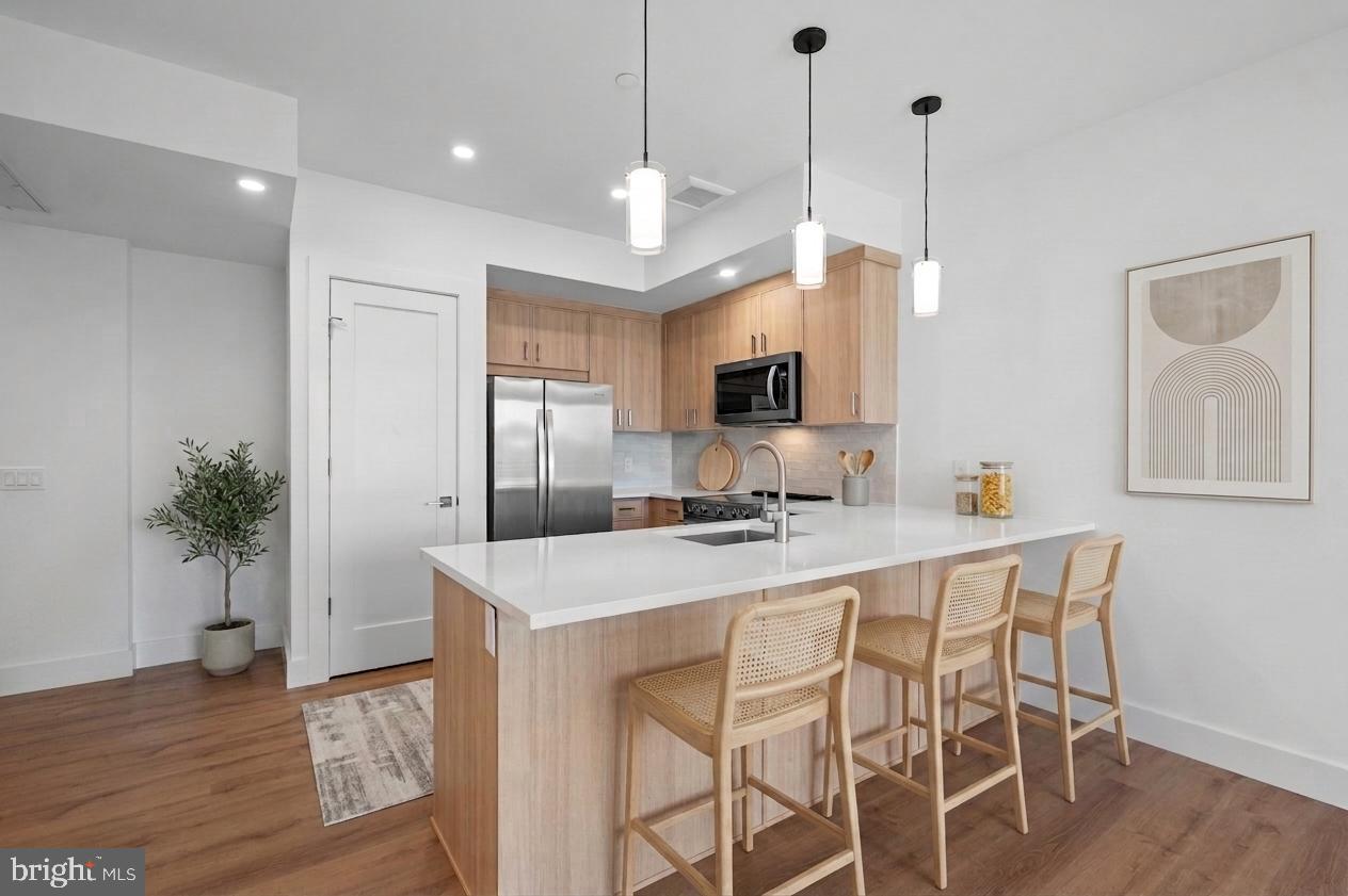 650 Montgomery Avenue #203 — photo