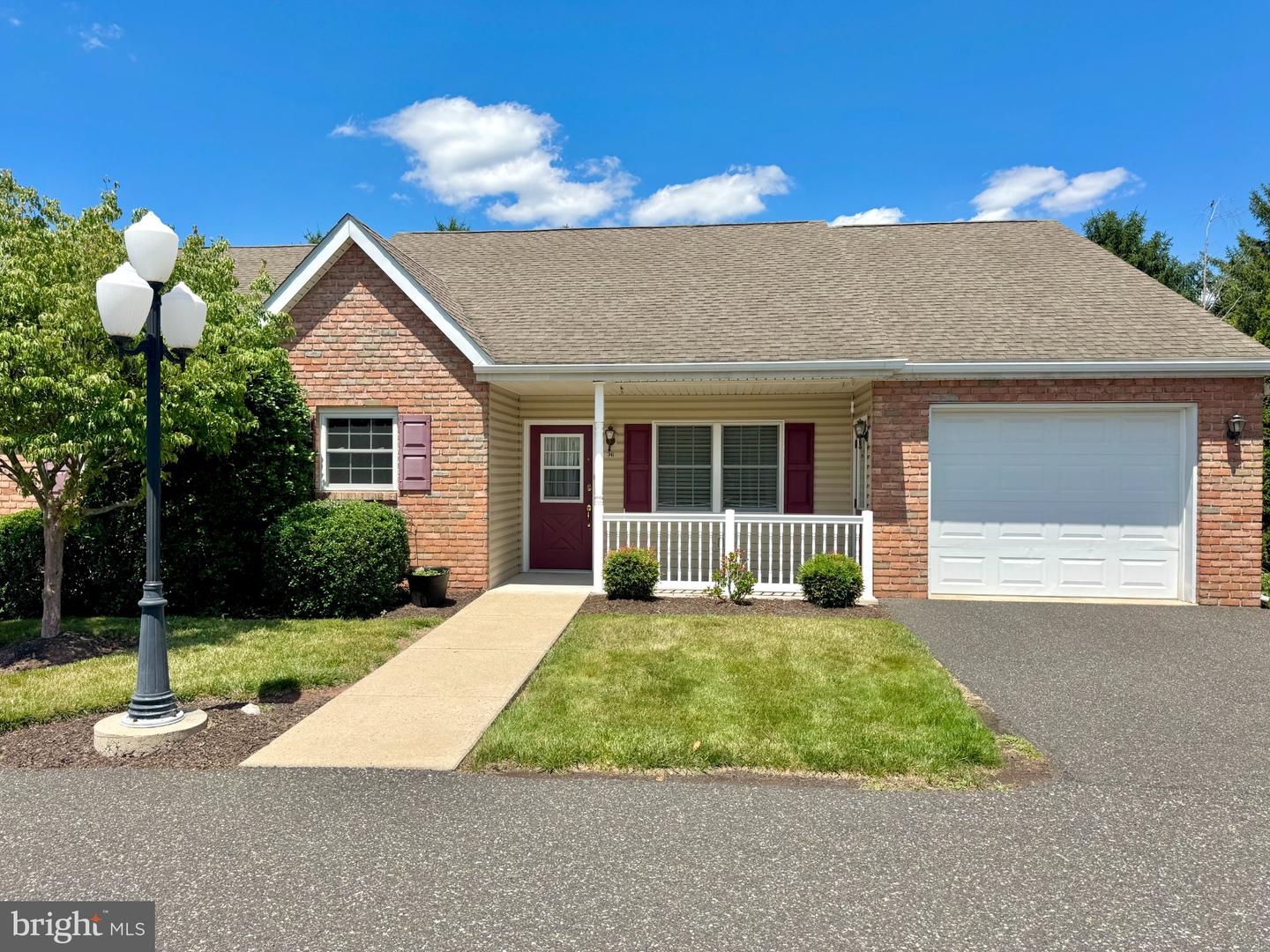 36 Ellen Cir — photo