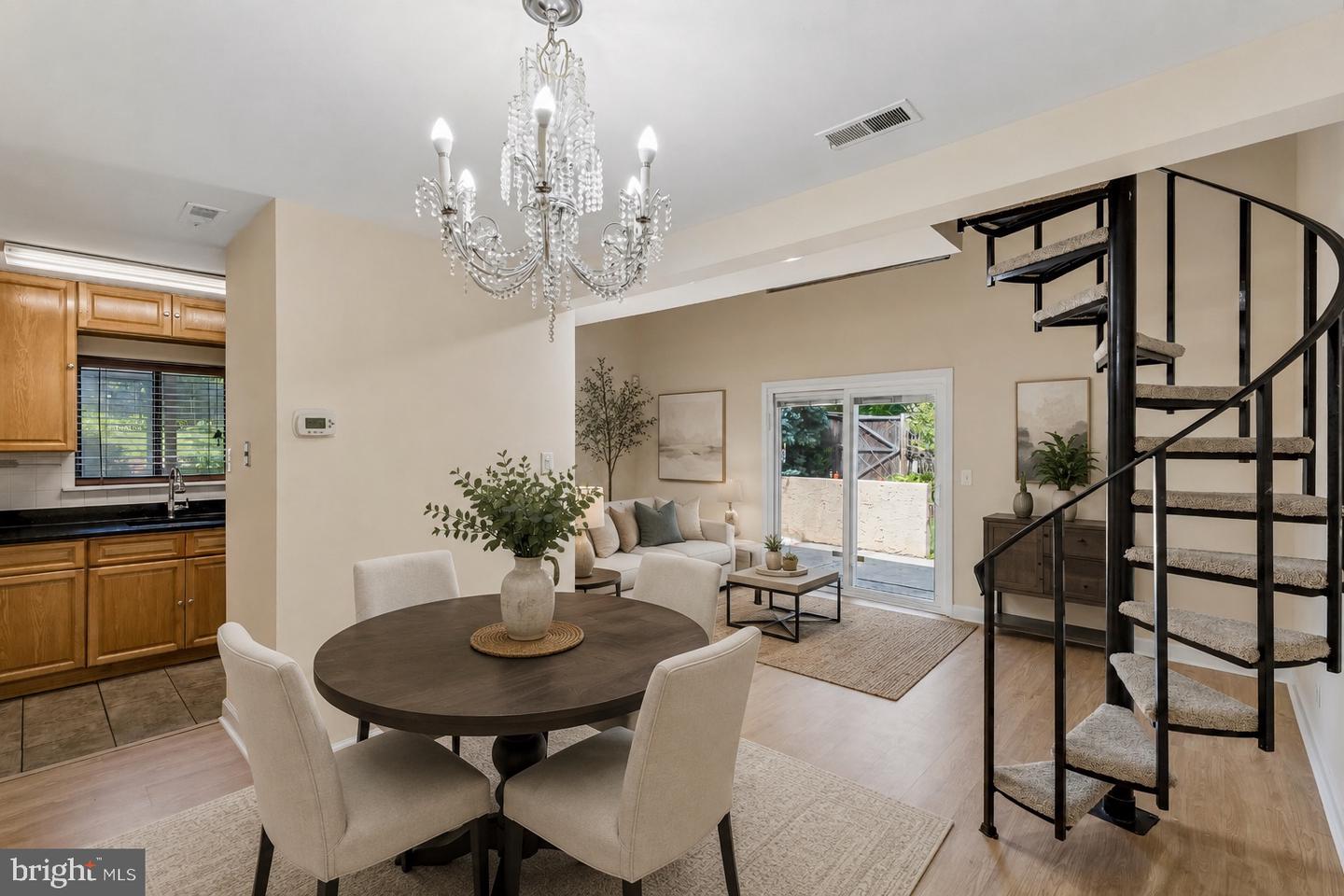 20 Montgomery Ave #D — photo