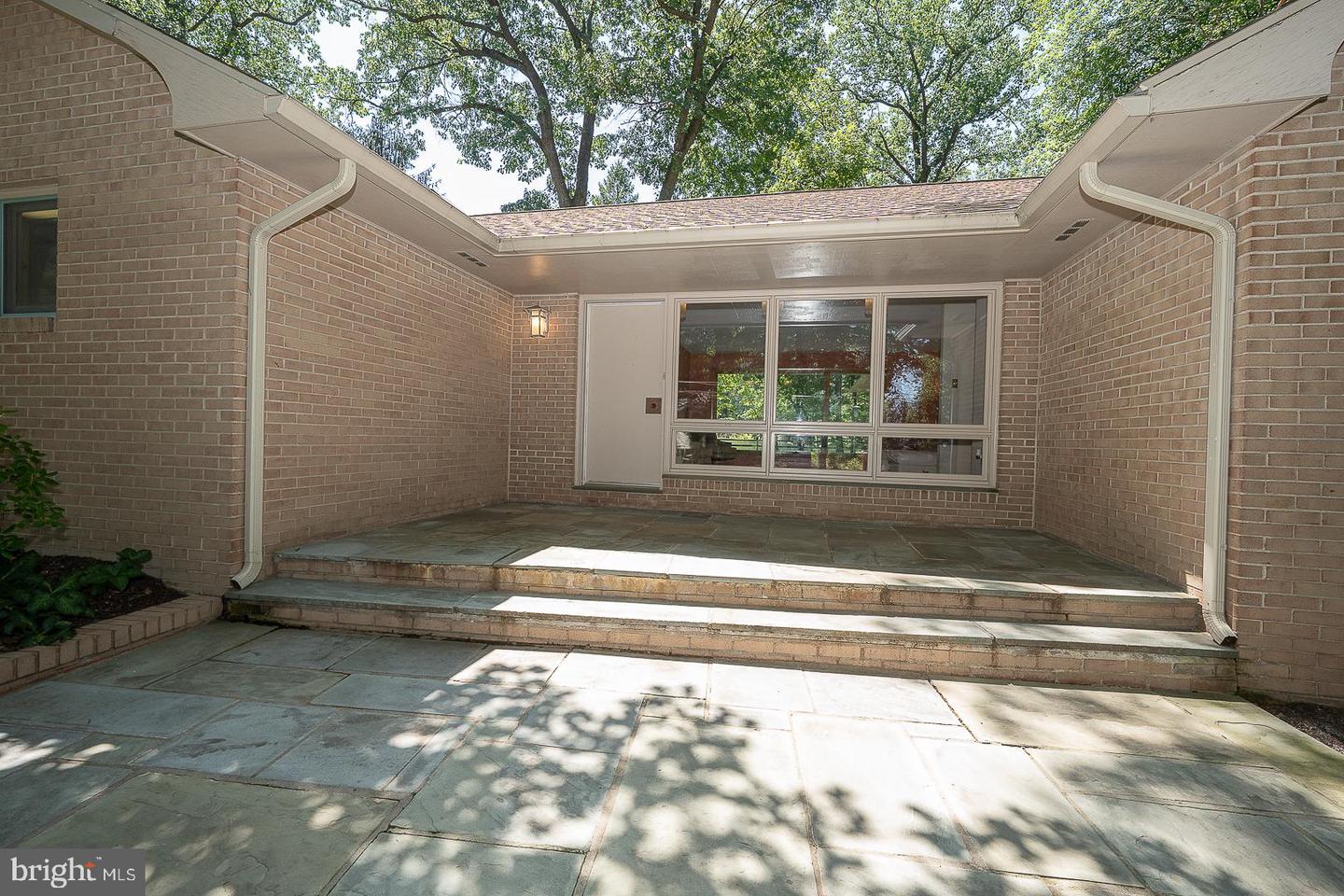 696 Forest Road, Wayne, PA 19087 — photo 2