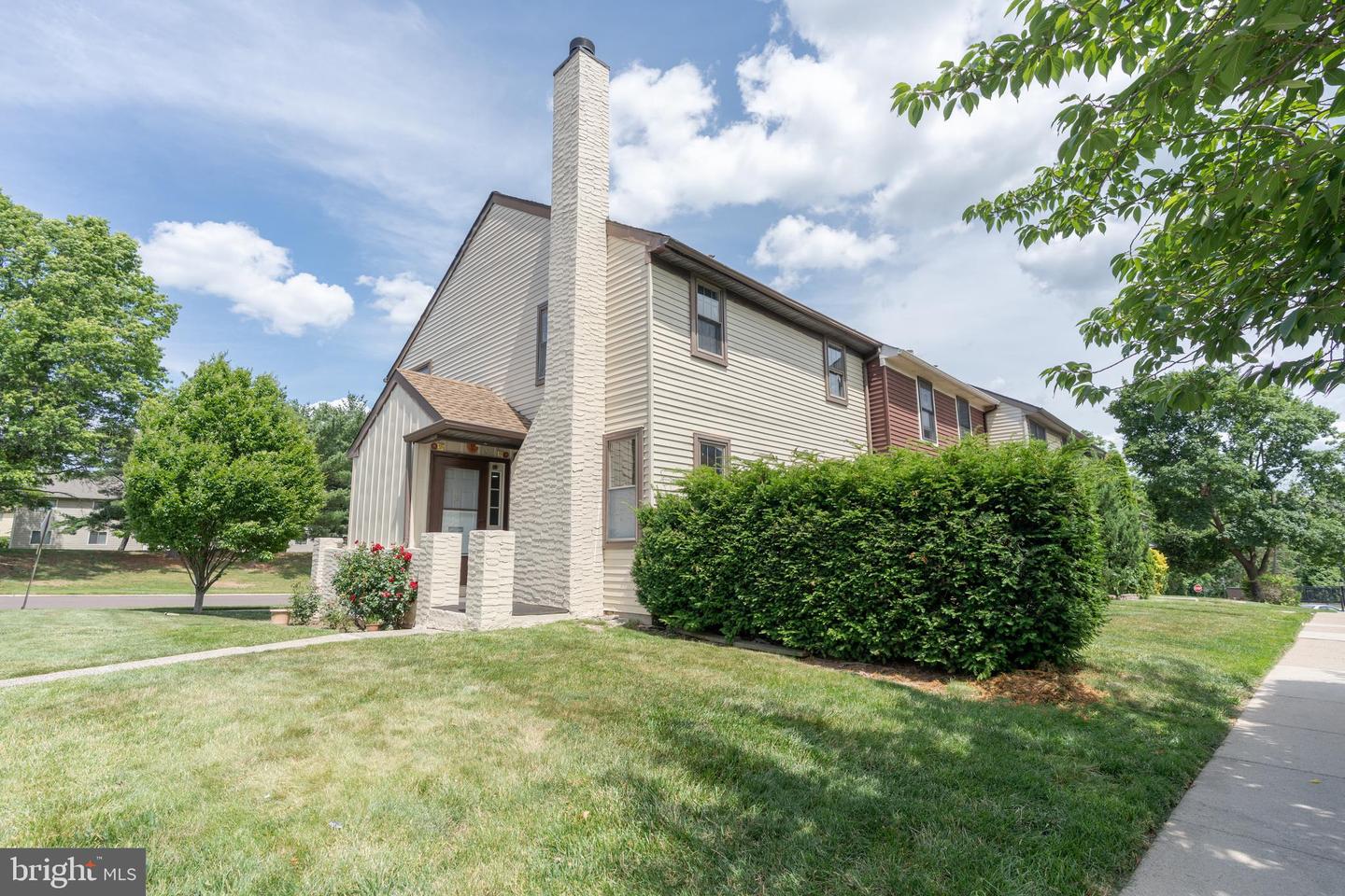 100 Hopkins — photo
