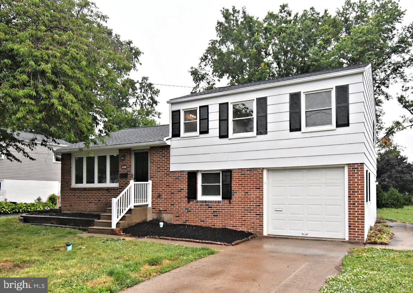 1017 Emerald Ave — photo