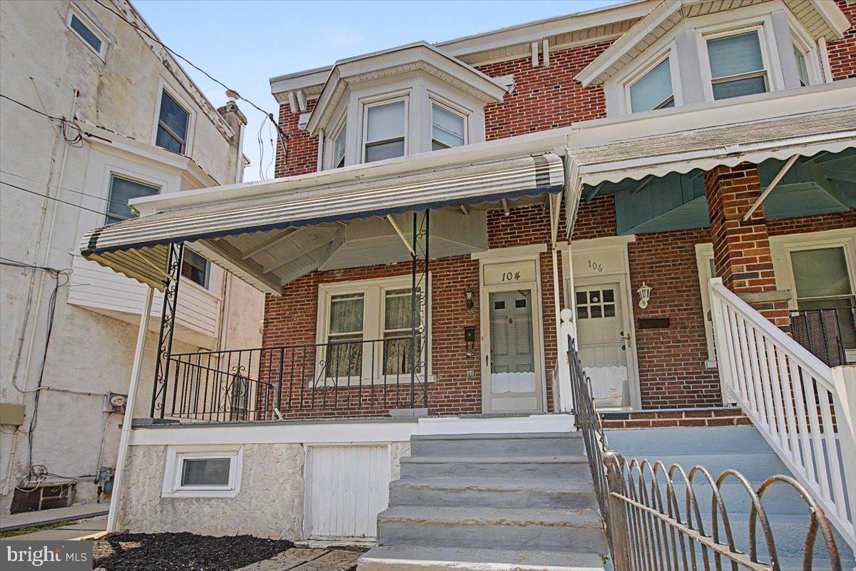 104 W Seventh St — photo