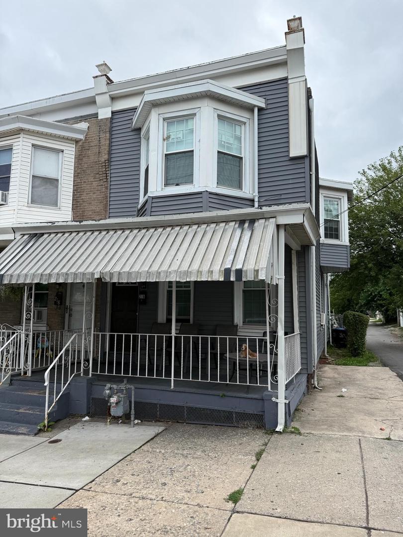 216 E Marshall St — photo