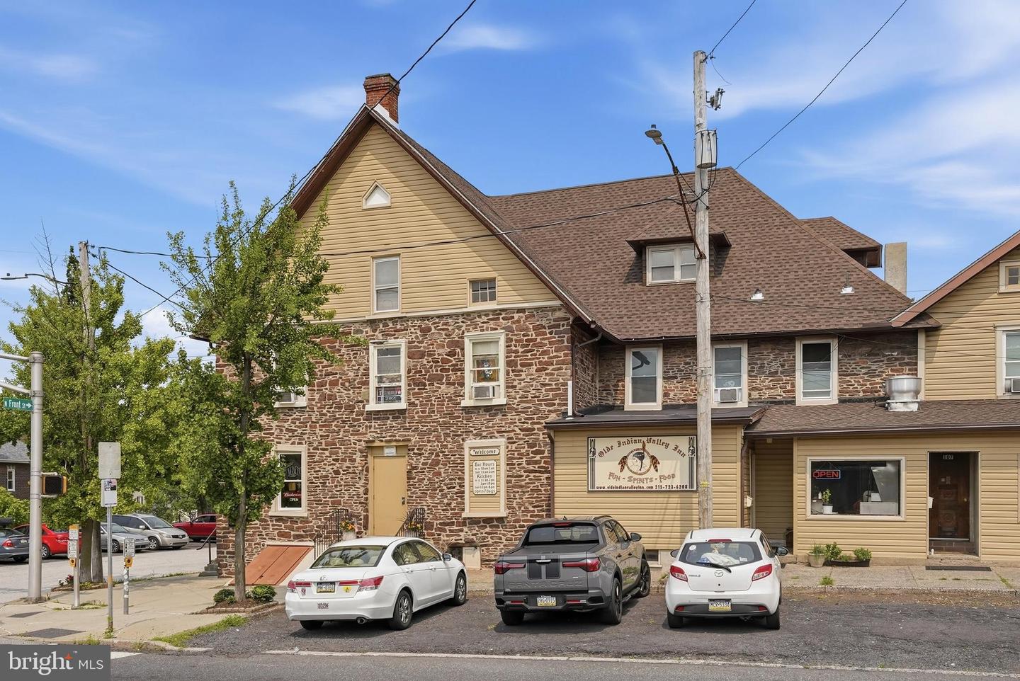 101 E Broad St — photo