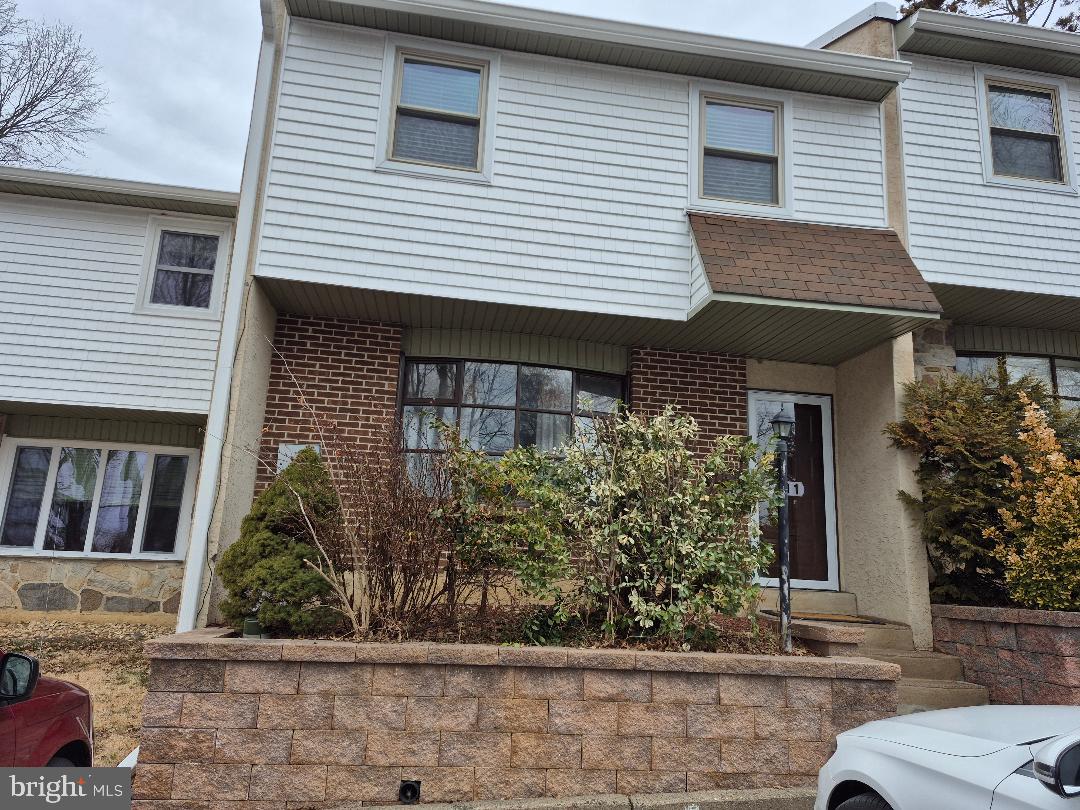 401 Woodside Cir — photo