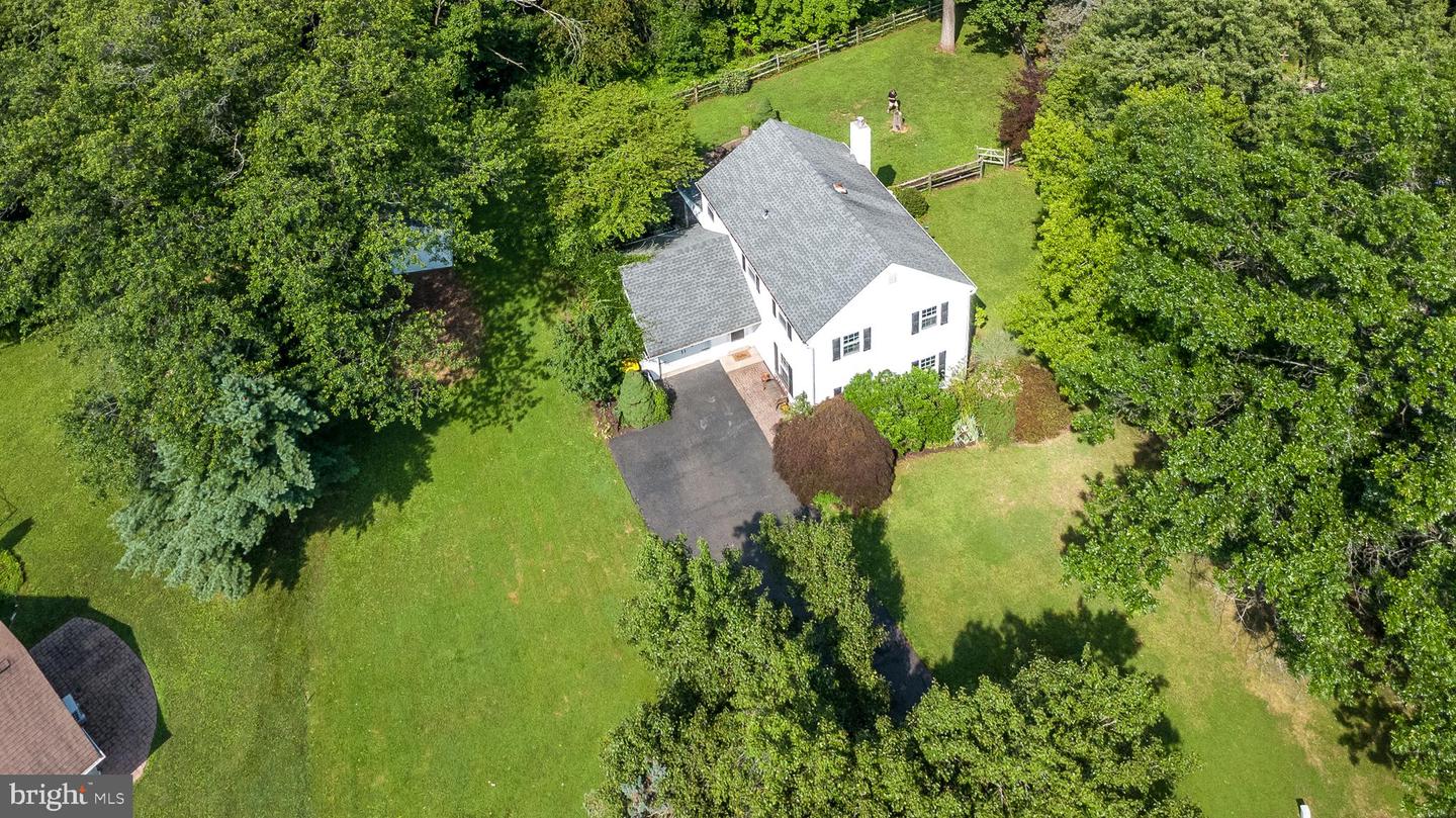 2045 Foster Rd — photo