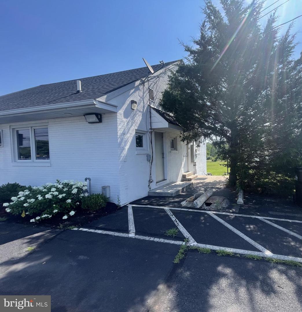 1301 N Gravel Pike #B — photo