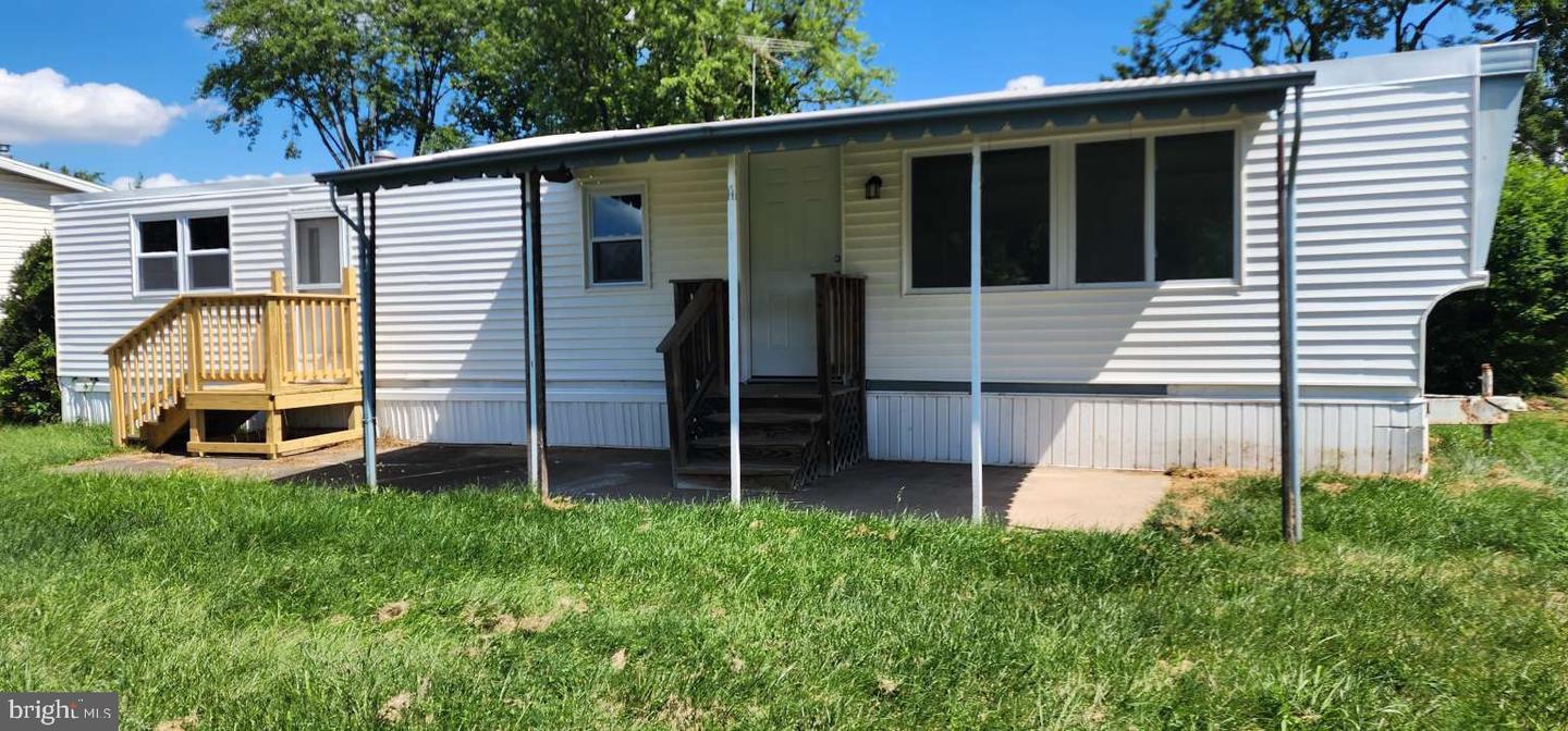 109 Lafayette Dr — photo