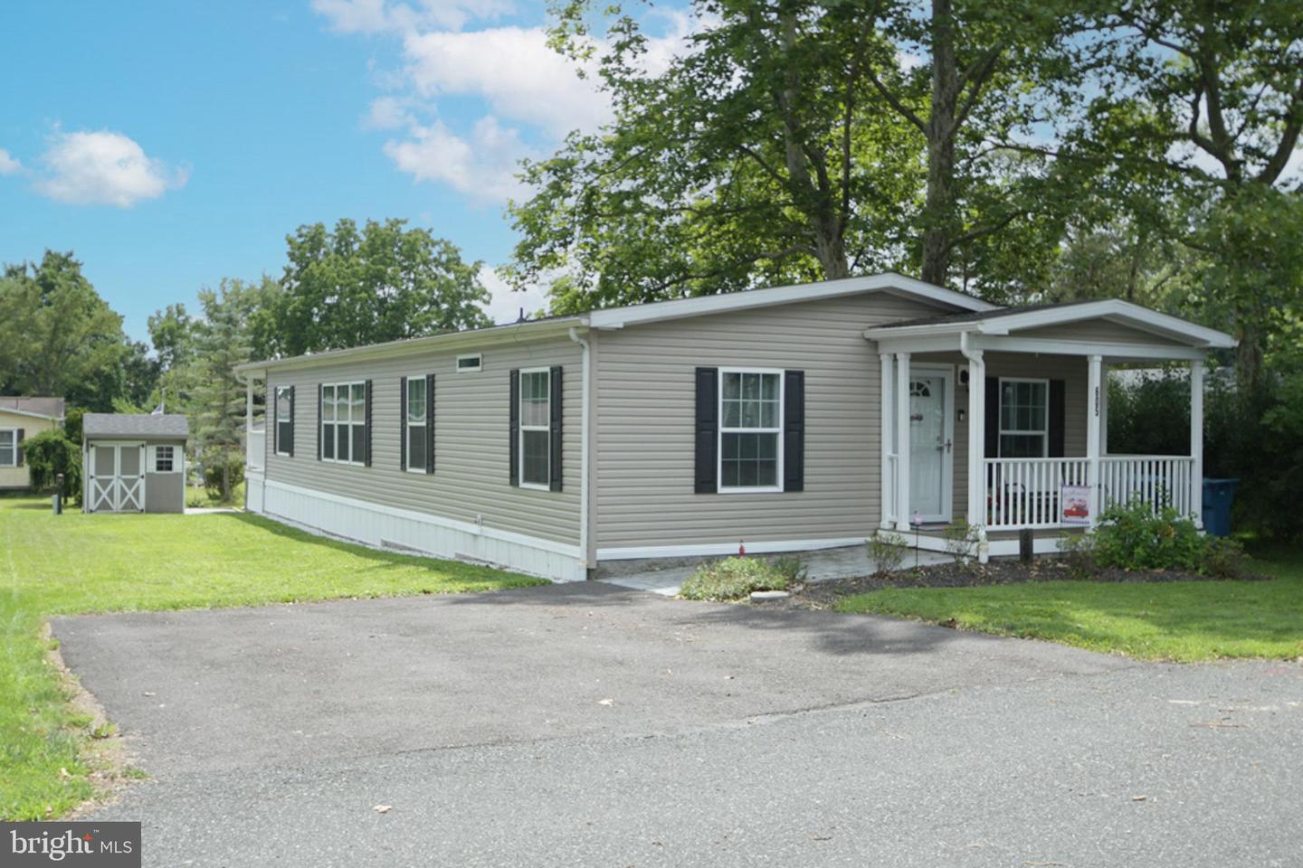 605 Willow Dr — photo