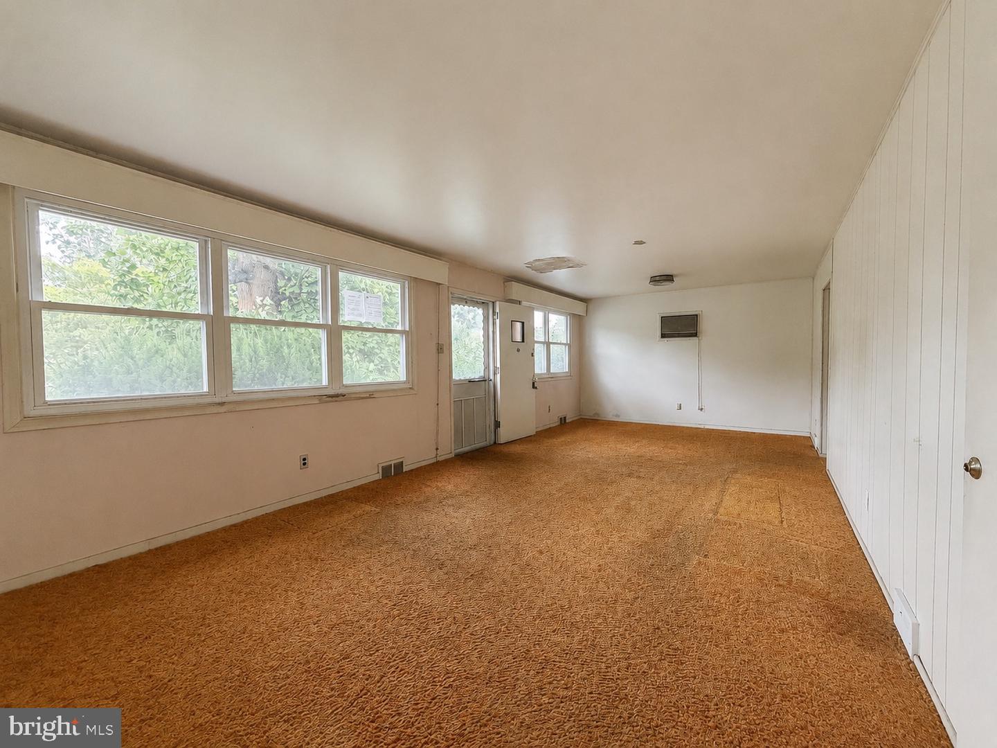 210 Fern Ave — photo