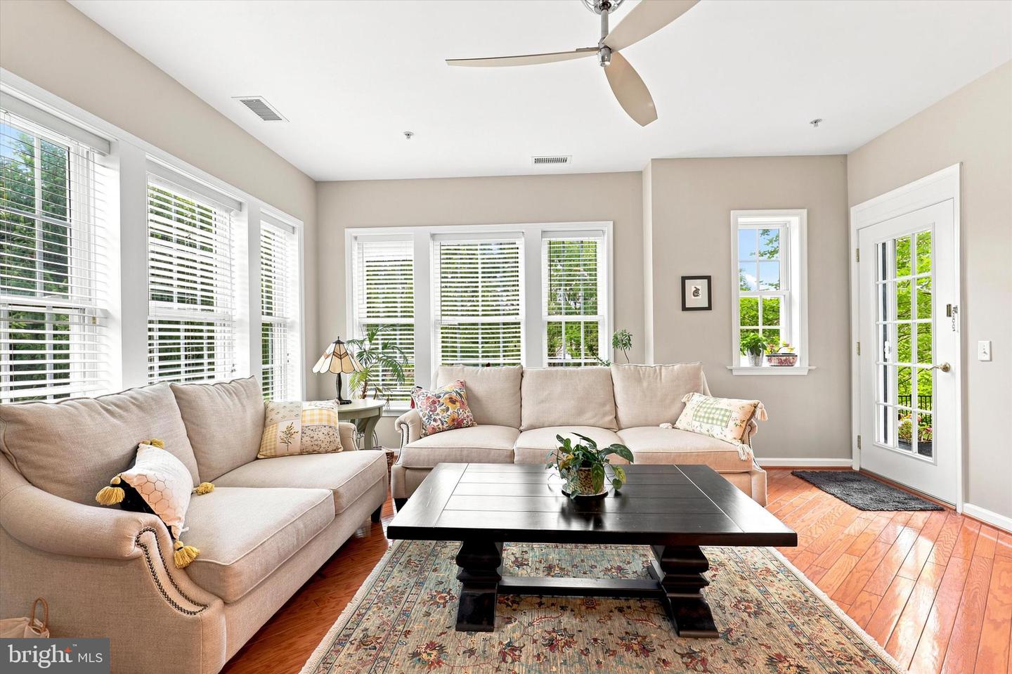 6107 Lilac Ct — photo