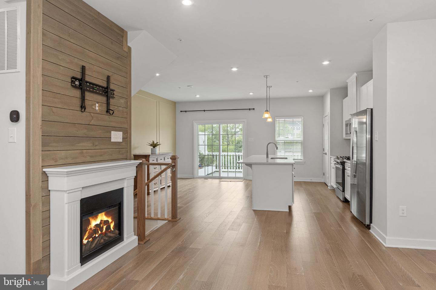 82 Hunters Dr — photo