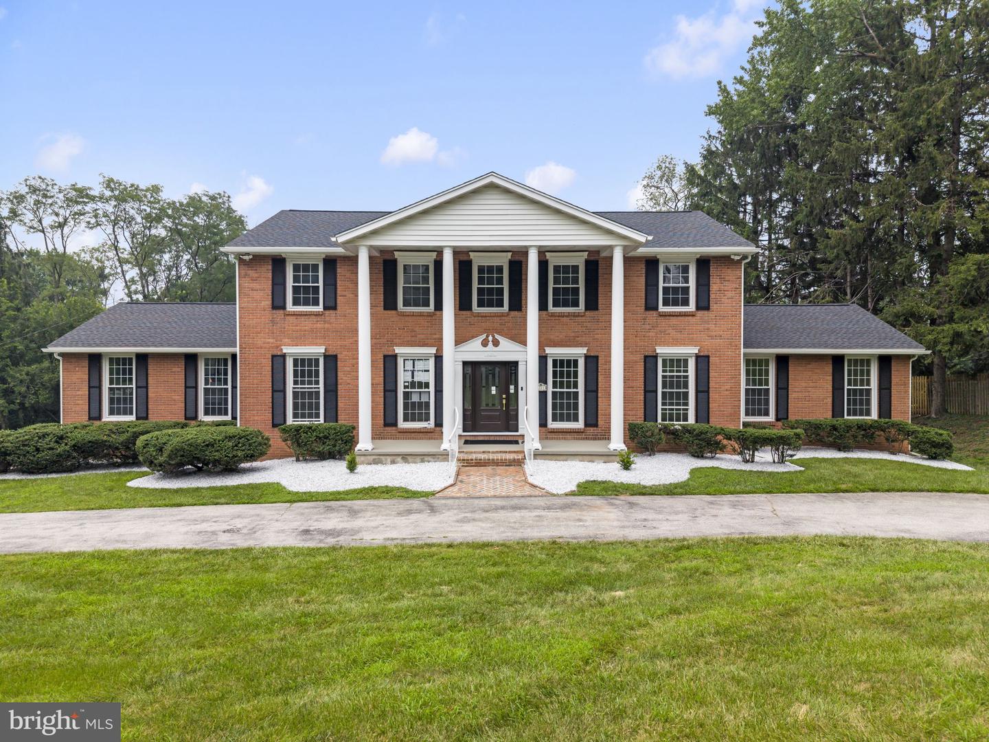 1215 Club House Rd — photo