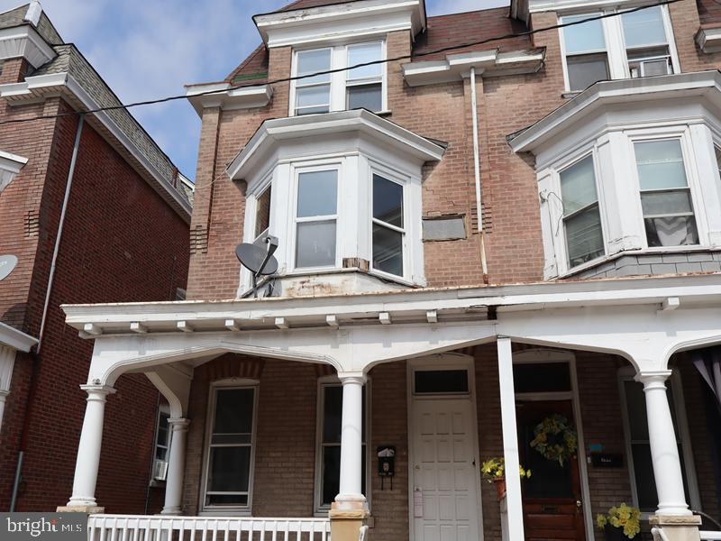 931 W Marshall St — photo