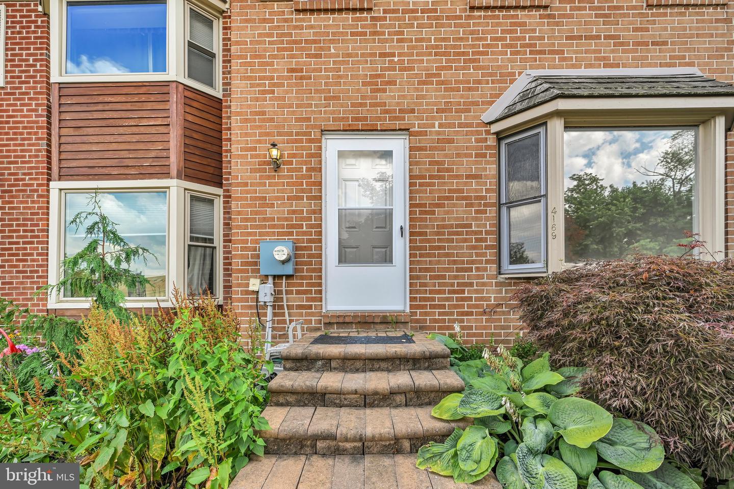 4169 Rittenhouse Ln — photo
