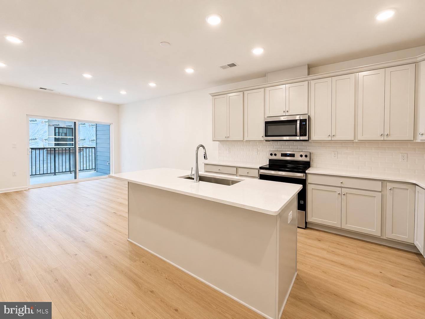 421 Washington St #1103 — photo