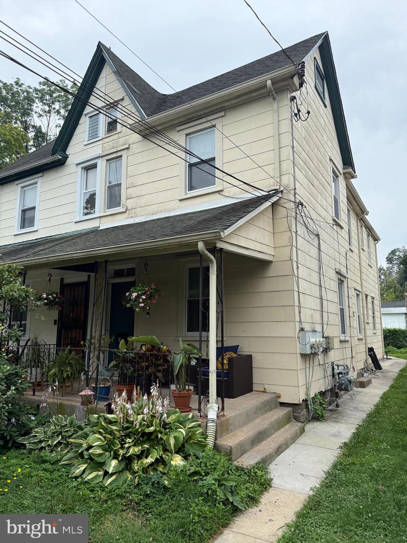 1504 Willow Ave — photo