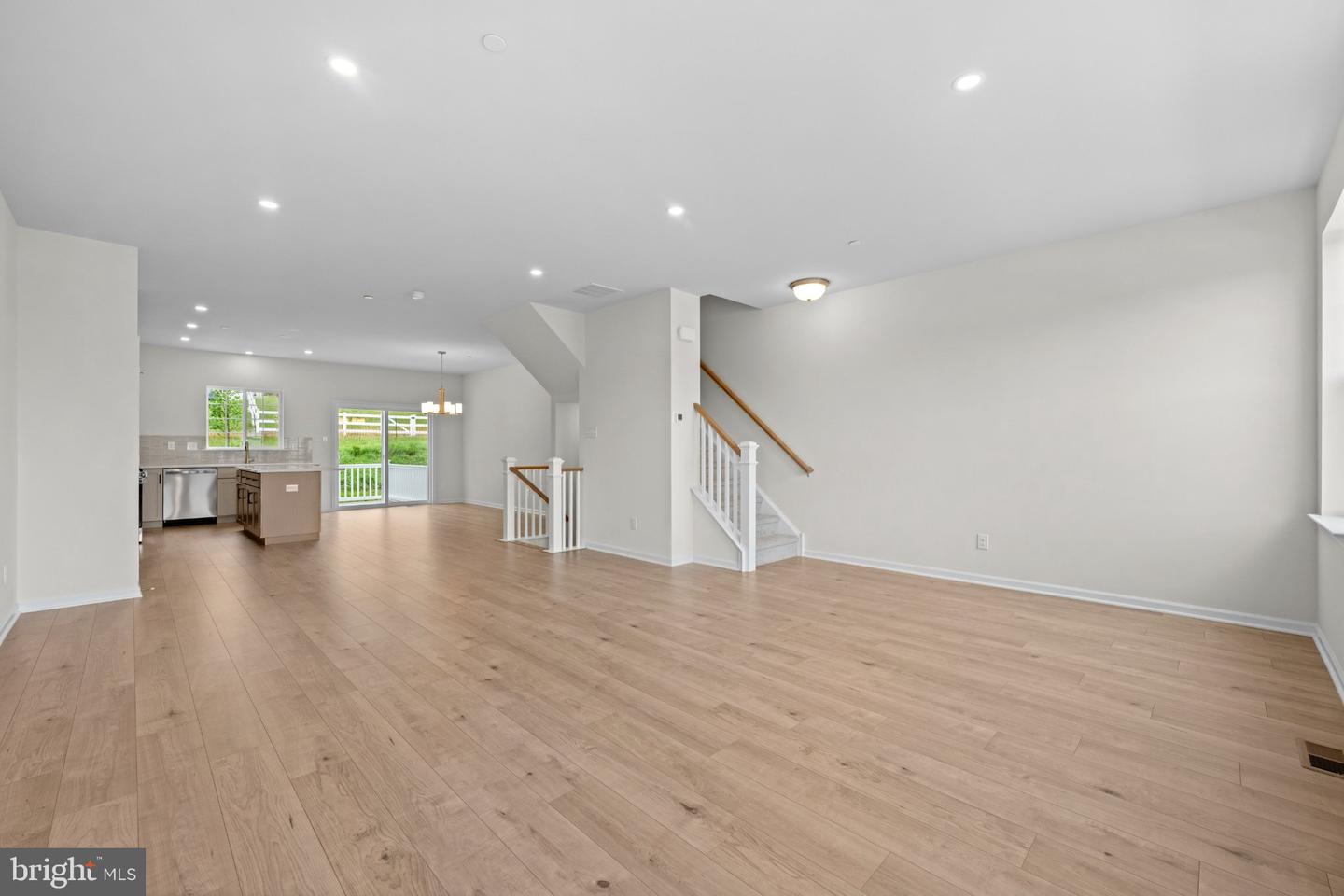 306 East Sawyer Court — photo