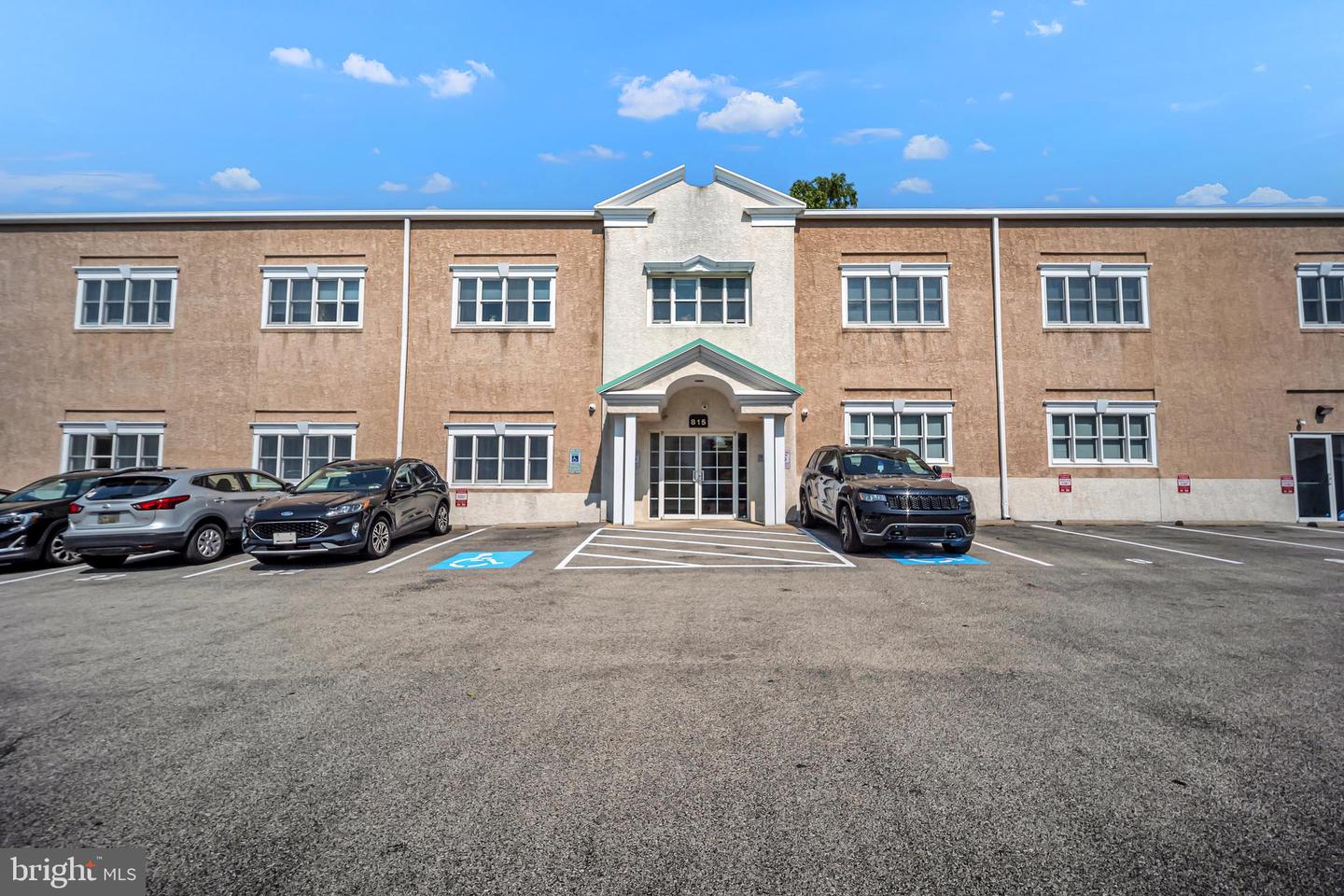 815 Greenwood Ave #Suite 12 — photo