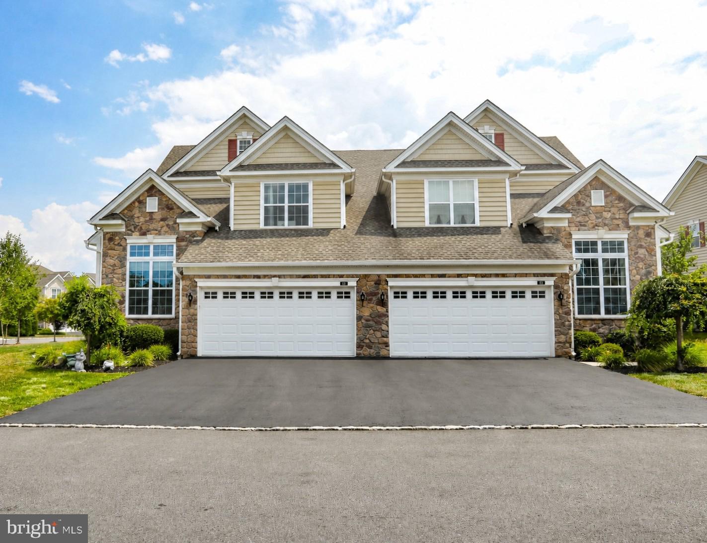 171 Iron Hill Way — photo