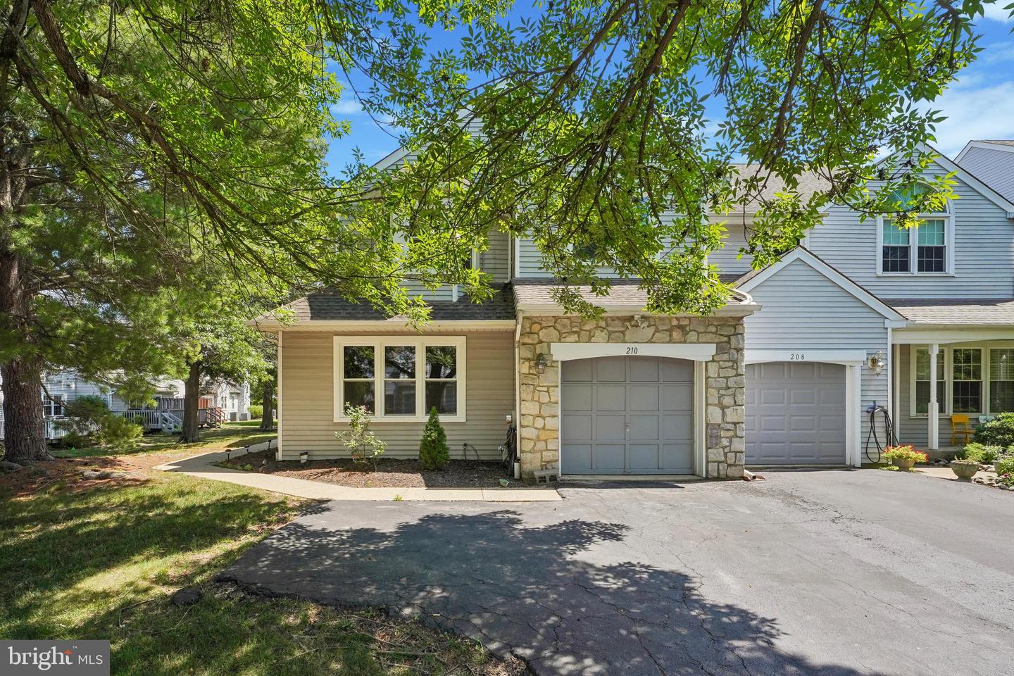 210 Polo Dr — photo