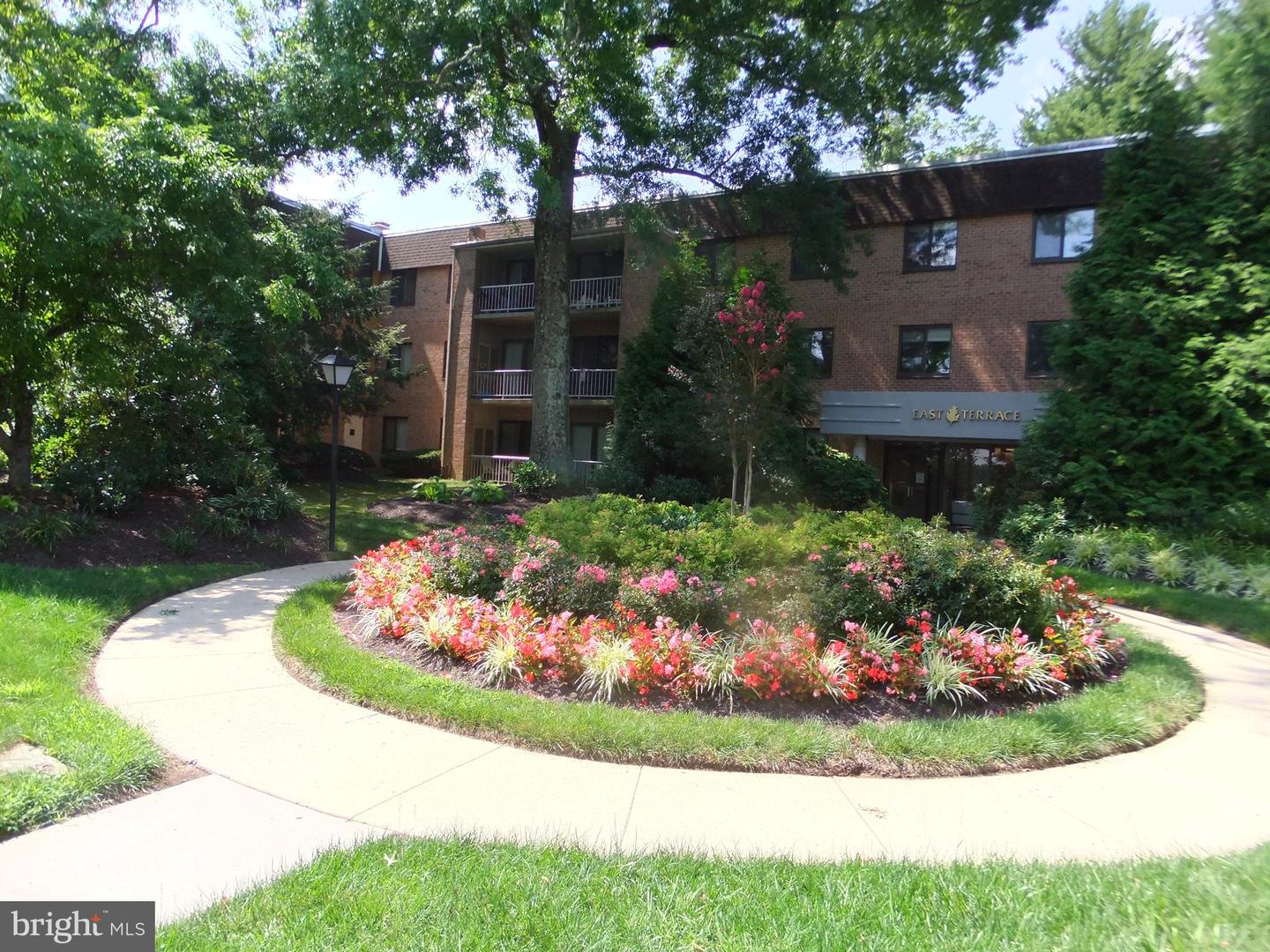1650 Oakwood Dr #E210 — photo
