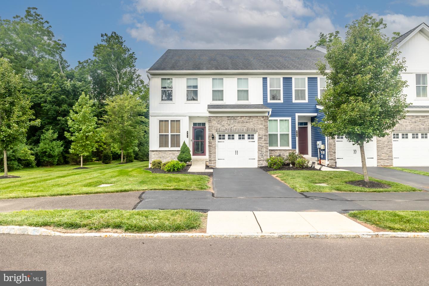 401 Wynstone Ct — photo