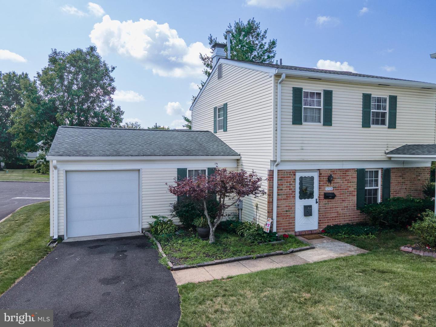 1713 Jamison Ct — photo
