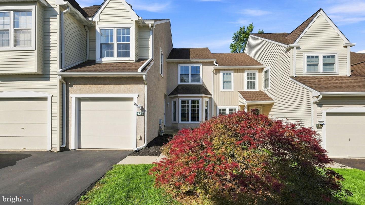 432 Country Club Dr — photo