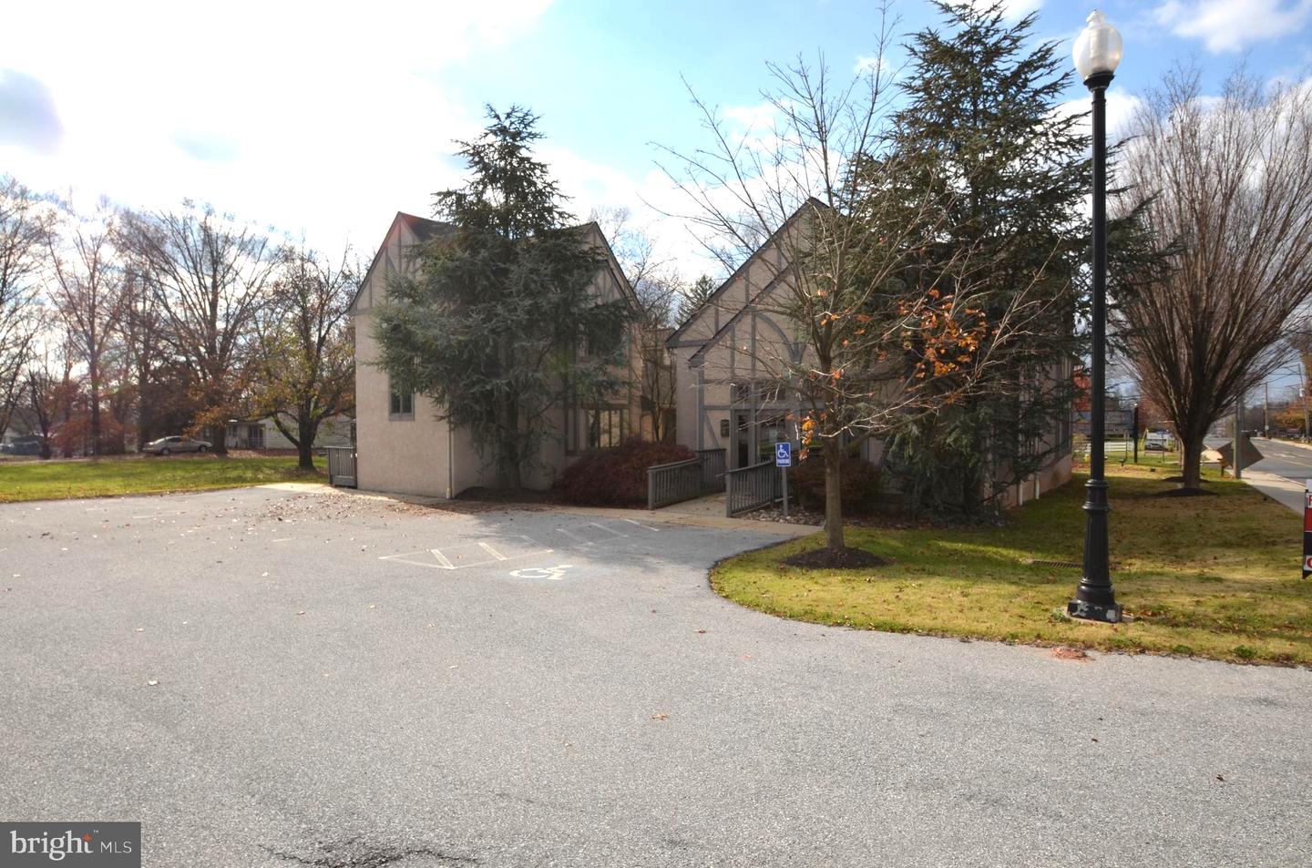 2108 E High St — photo