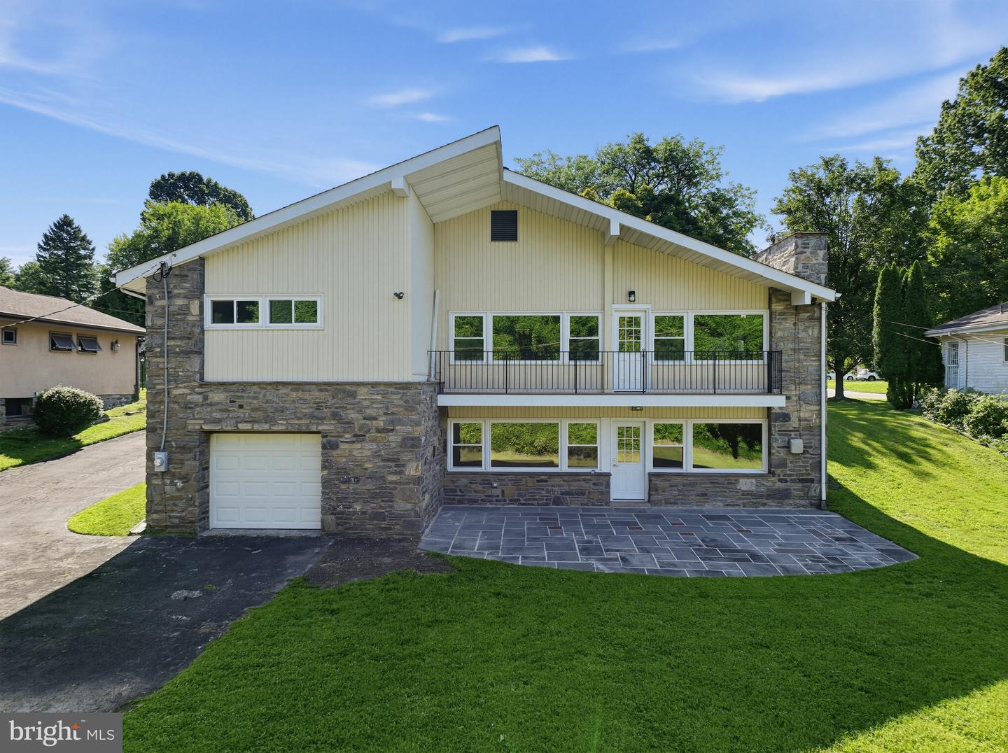 7724 Green Valley Road, Wyncote, PA 19095