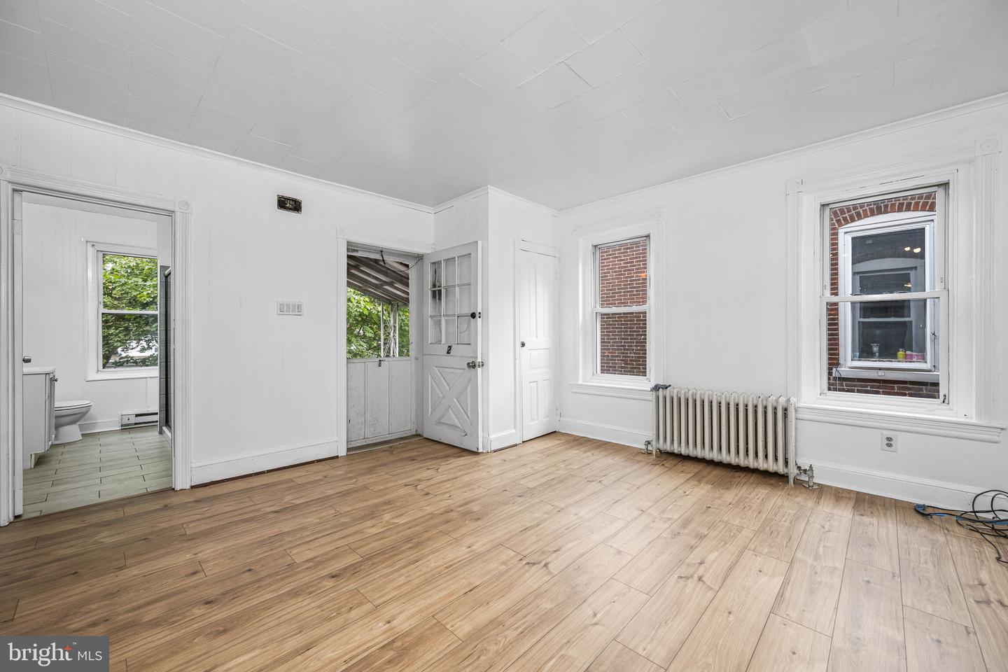 23 E 2nd St #2 — photo