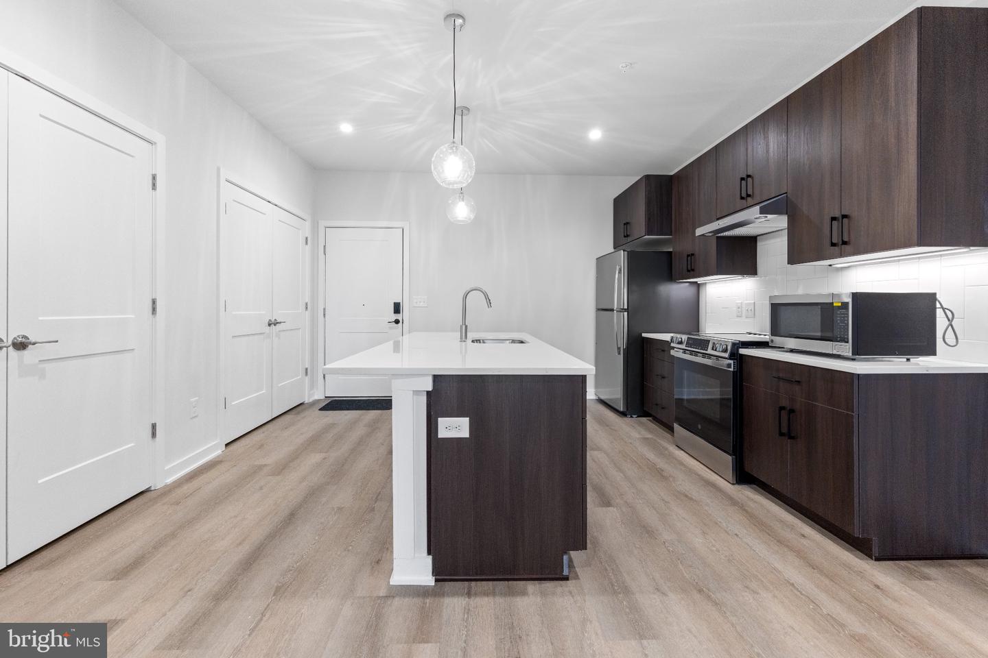 26 S York Rd #205 — photo