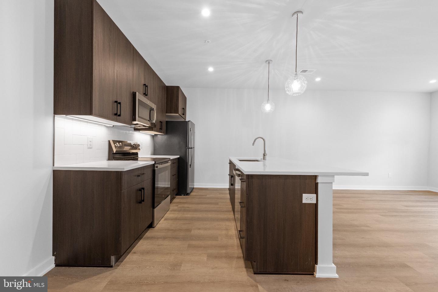 26 S York Rd #206 — photo